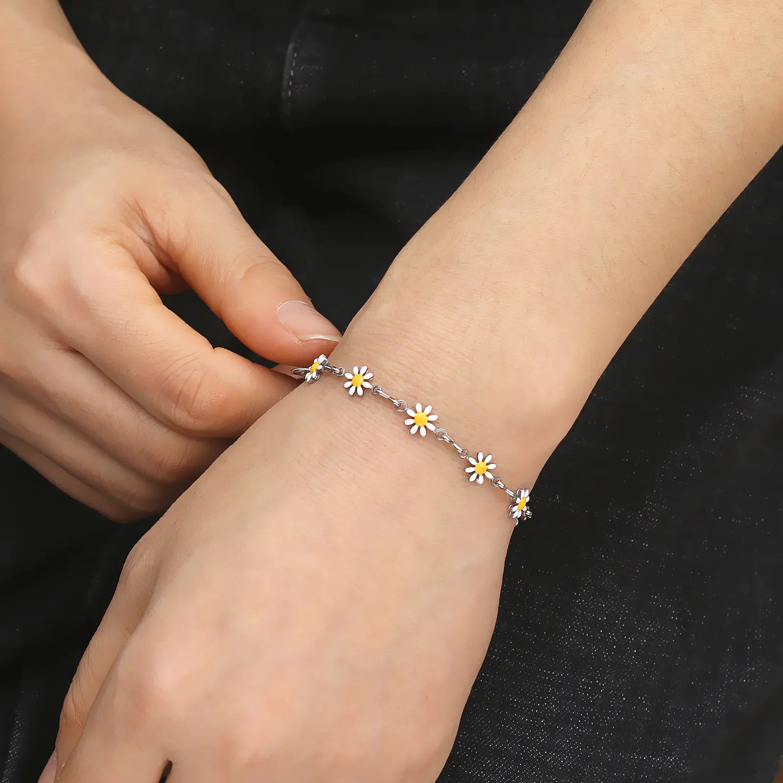 Chic Blossom Silver Bracelet